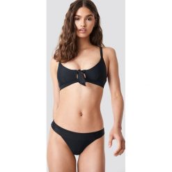 NA-KD Swimwear Dół bikini z szerokim paskiem - Black. Czarne bikini NA-KD Swimwear. Za 60,95 zł.