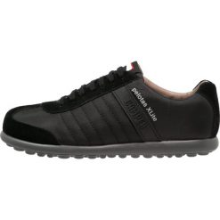 Camper PELOTAS XL Sneakersy niskie black. Czarne sneakersy męskie marki Camper, bez wzorów, ze skóry, bez zapięcia. W wyprzedaży za 383,20 zł.