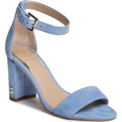 Sandały GUESS - Melisa FL6MEA SUE03 BLUE. Niebieskie klapki damskie Guess, z aplikacjami, ze skóry, bez obcasa, na obcasie. Za 589,00 zł.