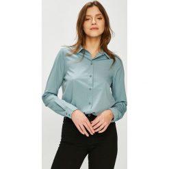 Vero Moda - Koszula. Niebieskie bluzki damskie Vero Moda, na co dzień, s, bez wzorów, z poliesteru, klasyczne, z klasycznym kołnierzykiem, z długim rękawem. W wyprzedaży za 79,90 zł.