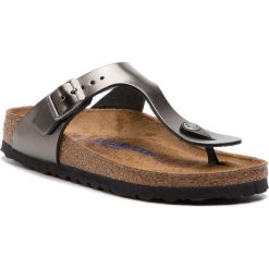 Japonki BIRKENSTOCK - Gizeh Bs 1003677 Metallic Anthracite. Szare klapki damskie marki Birkenstock, bez wzorów, ze skóry, bez obcasa. Za 349,00 zł.