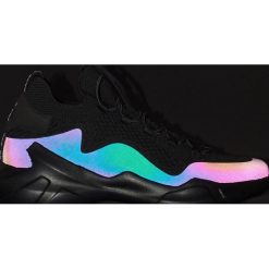 Sneakersy z elementami odblaskowymi - Czarny. Czarne sneakersy męskie Cropp, bez zapięcia. Za 179,99 zł.