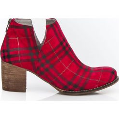 Botki z suwakiem z tyłu - skóra naturalna - model 501 - kolor czarno-czerwona kratka. Czerwone botki damskie Zapato, na lato, z jeansu, klasyczne, przed kostkę, bez obcasa, na obcasie, bez zapięcia. Za 399,00 zł.