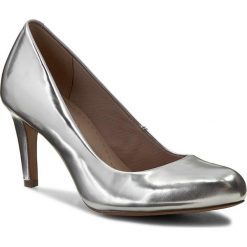 Półbuty CLARKS - Carlita Cove 261146824 Silver. Szare półbuty damskie marki Clarks, bez wzorów, ze skóry ekologicznej, bez obcasa, na obcasie, bez zapięcia. W wyprzedaży za 209,00 zł.