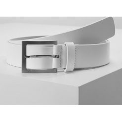 Paski męskie: LAGERFELD Pasek white