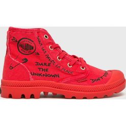Palladium - Trampki. Czerwone trampki i tenisówki damskie Palladium, bez wzorów, z materiału, na sznurówki. W wyprzedaży za 279,90 zł.