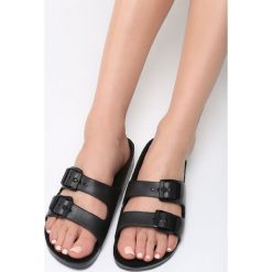 Czarne Klapki Half Loved. Czarne klapki damskie marki vices. Za 14,99 zł.