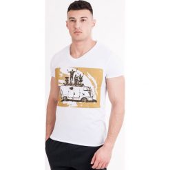 T-shirt męski MF Travel. Szare podkoszulki męskie Mark Formelle, m, z nadrukiem, z bawełny, sportowe, bez kołnierzyka, krótkie. Za 29,97 zł.