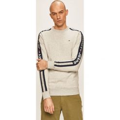 Tommy Jeans - Bluza. Szare bluzy męskie Tommy Jeans, s, z aplikacjami, z elastanu, z okrągłym kołnierzem, bez rękawów, bez kaptura. W wyprzedaży za 299,90 zł.