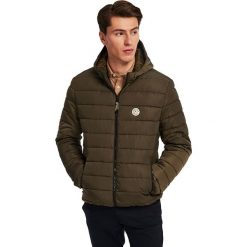 Kurtka przejściowa w kolorze khaki. Brązowe płaszcze męskie Polo Club Men, s, z aplikacjami, bez kaptura. W wyprzedaży za 252,95 zł.