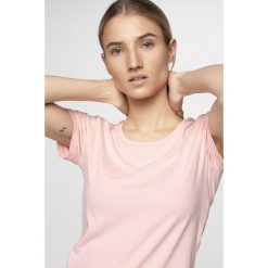 T-shirt damski TSD300 - jasny róż melanż. Różowe t-shirty damskie s, melanż. Za 29,99 zł.