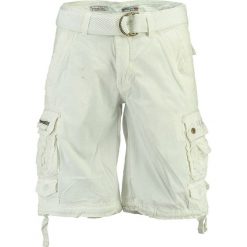 Bermudy "Paradize" w kolorze białym. Białe spodenki i szorty męskie Geographical Norway Men, s, w paski, z tkaniny. W wyprzedaży za 128,95 zł.