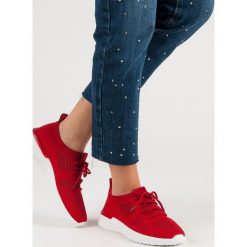 PRZEWIEWNE BUTY SPORTOWE. Białe buty sportowe damskie Merg, bez wzorów, sportowe. Za 99,90 zł.