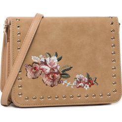 Torebka MONNARI - BAG2690-015 Beige 1. Brązowe listonoszki damskie Monnari, bez wzorów, ze skóry ekologicznej, bez dodatków. W wyprzedaży za 169,00 zł.