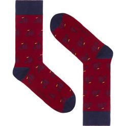 Skarpety Czerwone Rowery. Czerwone skarpetki męskie LANCERTO, bez wzorów, z elastanu. Za 29,90 zł.