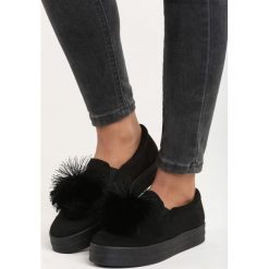 Czarne Slip On Tassel. Czarne tenisówki damskie Born2be, z materiału. Za 49,99 zł.