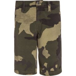 Volcom FRICKIN Szorty olive. Zielone spodenki chłopięce marki Volcom, z bawełny. W wyprzedaży za 160,30 zł.