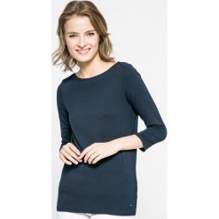 Tommy Hilfiger - Bluzka. Niebieskie bluzki damskie marki TOMMY HILFIGER, s, z nadrukiem, z elastanu, casualowe, z okrągłym kołnierzem. W wyprzedaży za 179,90 zł.