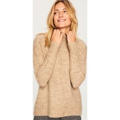 Miękki sweter ze stójką - Beżowy. Brązowe swetry klasyczne damskie Reserved, l, ze stójką. Za 119,99 zł.