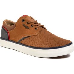 Tenisówki WRANGLER - Monument Suede WM01003A Cognac 064. Pomarańczowe półbuty męskie Wrangler, na co dzień, bez wzorów, z zamszu, bez zapięcia. W wyprzedaży za 229,00 zł.