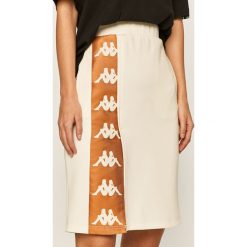 Kappa - Spódnica. Białe spódniczki damskie Kappa, na co dzień, s, z aplikacjami, z dzianiny, casualowe, mini, proste. Za 239,90 zł.