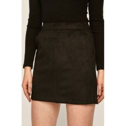 Vero Moda - Spódnica. Czarne spódniczki damskie Vero Moda, na co dzień, s, bez wzorów, z elastanu, casualowe, mini, proste. Za 129,90 zł.