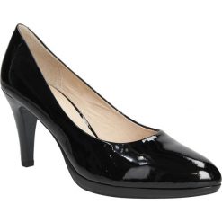 Szpilki caprice 9-22410-26. Czółenka damskie Caprice, bez wzorów, bez obcasa, na szpilce, bez zapięcia. Za 299,99 zł.
