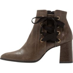 Botki damskie lity: Paco Gil CLAIREMAX Ankle boot irene army