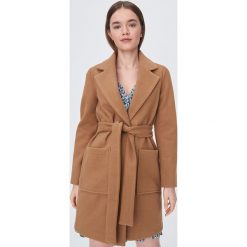 Płaszcz z paskiem - Beżowy. Brązowe płaszcze damskie Sinsay, s, bez wzorów. Za 139,99 zł.