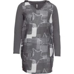 Sukienka shirtowa w gwiazdy, z kapturem bonprix szary z nadrukiem. Szare sukienki damskie bonprix, z nadrukiem, z kapturem, bez rękawów. Za 89,99 zł.