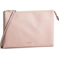 Torebka LIU JO - S Cross Body N19268 E0086 Pearl Blush 41309. Różowe listonoszki damskie marki Liu Jo, bez wzorów, ze skóry ekologicznej, bez dodatków. Za 399,00 zł.
