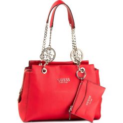 Torebka GUESS - HWEG74 74090 RED. Czerwone torebki klasyczne damskie Guess, z aplikacjami, ze skóry ekologicznej, klasyczne, bez dodatków. Za 699,00 zł.
