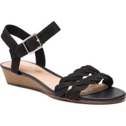 Sandały CLARKS - Mena Blossom 261392434 Black Nubuck. Czarne klapki damskie Clarks, bez wzorów, ze skóry, bez obcasa. W wyprzedaży za 229,00 zł.