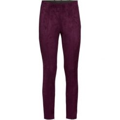 Legginsy z materiału w optyce skóry welurowej bonprix czarny bez. Fioletowe spodnie damskie bonprix, ze skóry. Za 74,99 zł.