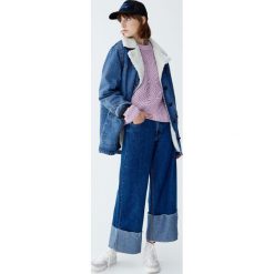 Szenilowy sweter z fantazyjnymi elementami. Niebieskie swetry klasyczne damskie Pull&Bear. Za 79,90 zł.