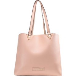 Valentino by Mario Valentino CALENDULA Torba na zakupy cipria. Czerwone torby damskie na zakupy marki Valentino by Mario Valentino. Za 399,00 zł.