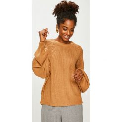 Answear - Sweter. Różowe swetry klasyczne damskie marki ANSWEAR, l, z dzianiny, z okrągłym kołnierzem. Za 89,90 zł.