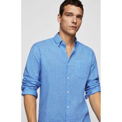 Mango Man - Koszula Laura. Niebieskie koszule męskie na spinki marki Mango Man, l, z bawełny, button down, z długim rękawem. W wyprzedaży za 99,90 zł.
