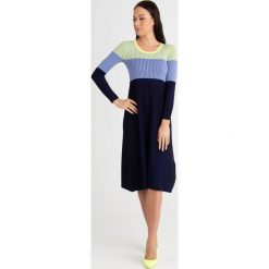 SUKIENKA AGNESE sportmax code. Żółte sukienki damskie Sportmax Code, na imprezę, s, bez wzorów, z dzianiny, z okrągłym kołnierzem, bez rękawów, midi, rozkloszowane. Za 1589,00 zł.