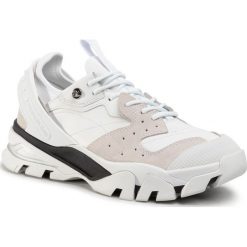 Sneakersy Calvin Klein Jeans Calador B4S0665. Białe sneakersy męskie Calvin Klein Jeans, bez wzorów, z jeansu, bez zapięcia. Za 1029,00 zł.