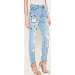 Missguided - Jeansy. Niebieskie jeansy damskie marki Missguided, z podwyższonym stanem. W wyprzedaży za 99,90 zł.
