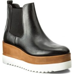 Botki CARINII - B4105 E50-528-POL-C44. Czarne buty zimowe damskie Carinii, z materiału, na obcasie. W wyprzedaży za 249,00 zł.