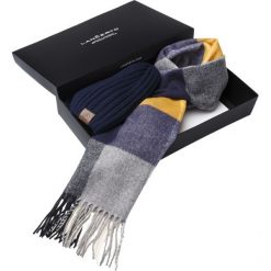 Zestaw Czapka Plus Szal. Czapki męskie LANCERTO, bez wzorów, z wełny, eleganckie. W wyprzedaży za 159,90 zł.