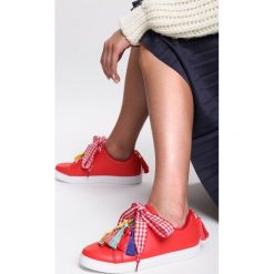 Czerwone Buty Sportowe Sweet Imagination. Czerwone buty sportowe damskie Renee. Za 59,99 zł.