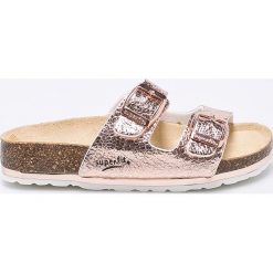 Superfit - Klapki dziecięce. Różowe sandały dziewczęce Superfit, ze skóry, bez zapięcia. W wyprzedaży za 69,90 zł.