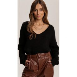 Czarny Sweter Bateilla. Czarne swetry damskie Renee, s, bez wzorów, casualowe, bez rękawów, bez kaptura. Za 139,99 zł.