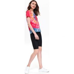 Krótkie legginsy damskie. Czarne legginsy damskie s. W wyprzedaży za 19,99 zł.