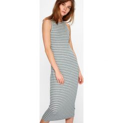 Lee - Sukienka. Szare bez kategorii marki Lee, na co dzień, s, z elastanu, casualowe, z okrągłym kołnierzem, midi, dopasowane. Za 219,90 zł.