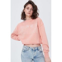 Bluza o krótkim kroju z nadrukiem - Pomarańczowy. Pomarańczowe bluzy damskie Sinsay, s, z nadrukiem, z krótkim rękawem, krótkie, bez kaptura. Za 49,99 zł.