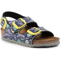 Sandały BIRKENSTOCK - Milano Kinder 1015617 Robots Blue. Niebieskie sandały chłopięce Birkenstock, ze skóry ekologicznej, bez zapięcia. Za 189,00 zł.